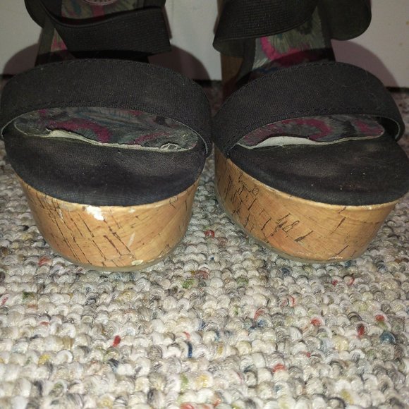 9 Madden Girl black Elastic strap wedge sandal cork heel - Picture 3 of 8
